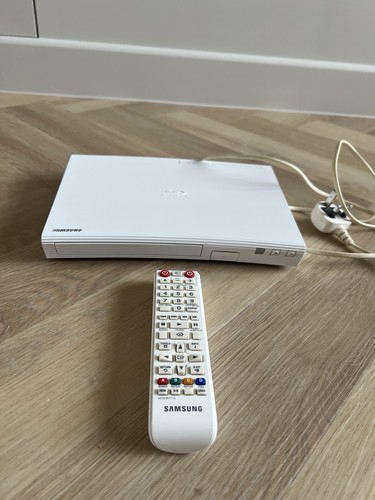 Samsung j5500e compact - 3d,